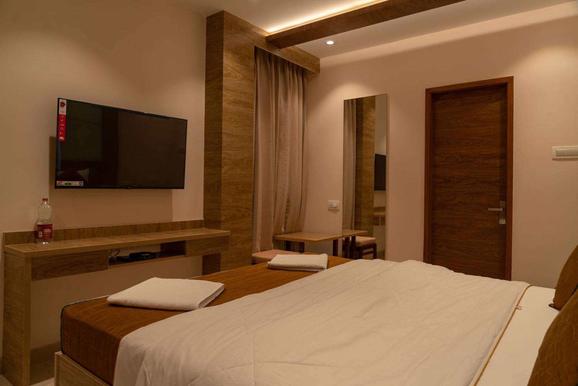 The Paradise Hotel - Luxury Stay Kanchipuram Exterior photo